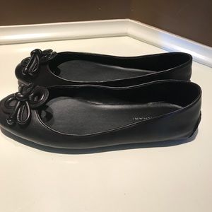 Elie Tahari Flats